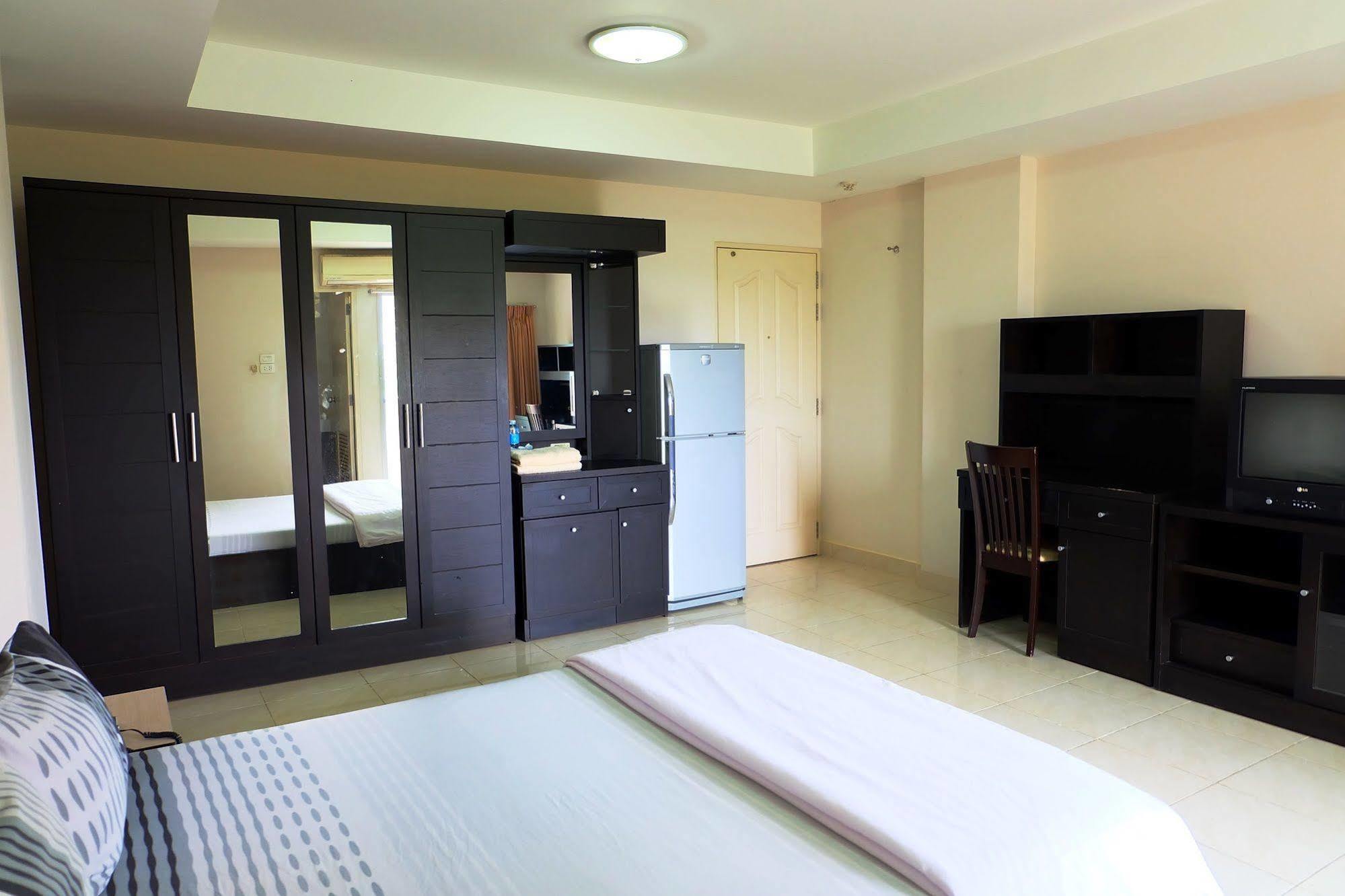 Hotel Larrivee Bang Bo Exterior foto