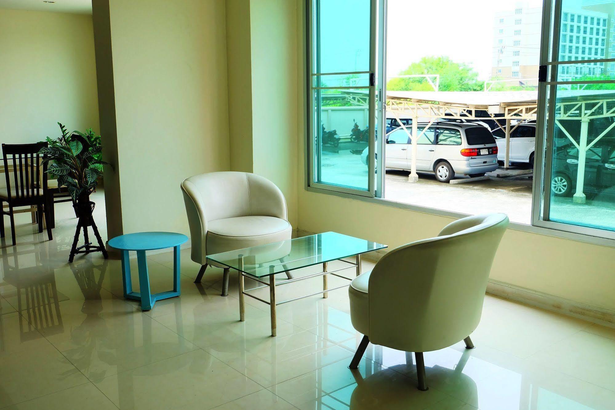 Hotel Larrivee Bang Bo Exterior foto